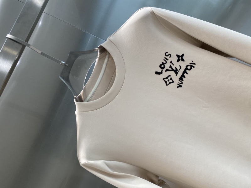 l0vis Vvtt0n t-shirt